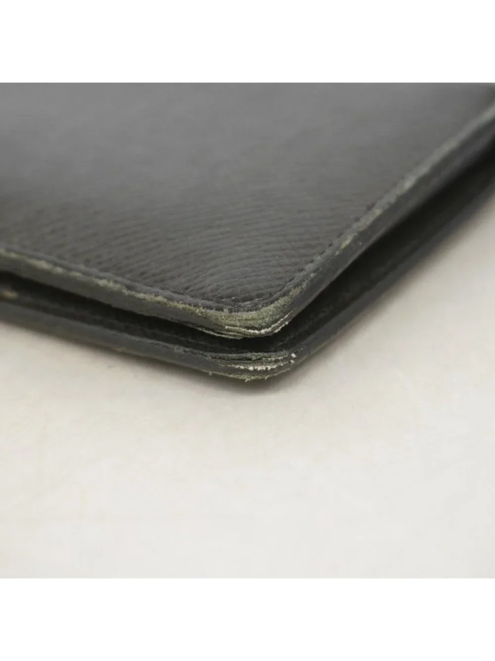 Louis Vuitton Wallet Taiga Portefeuille Brazza Ardoise